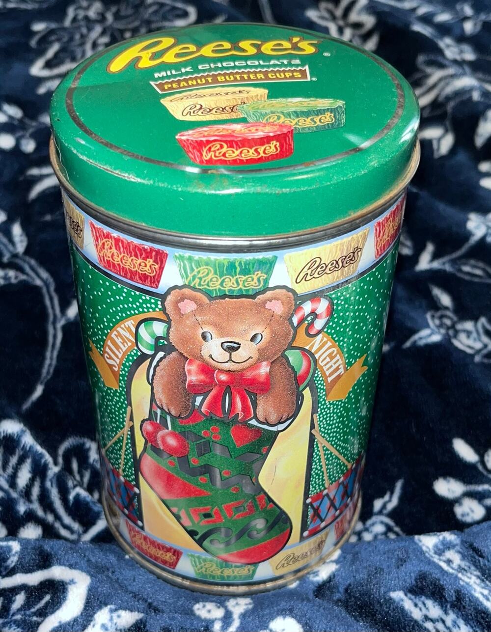 Vintage 1990 Reese's Peanut Butter Cups Christmas Tin.